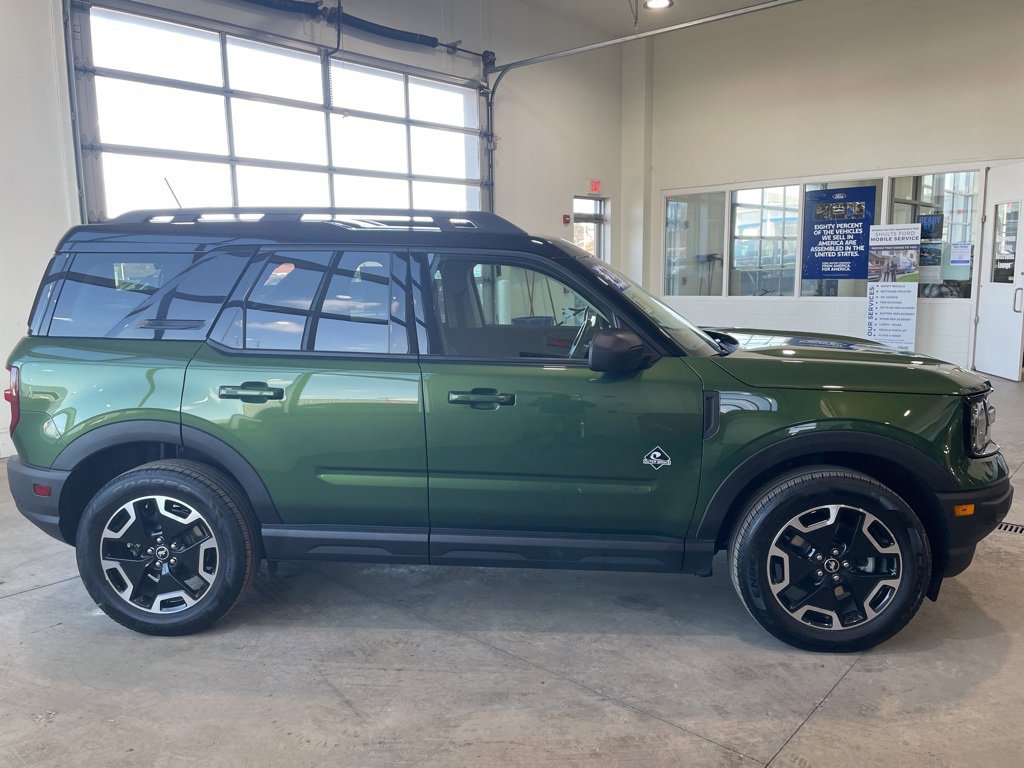 Used 2023 Ford Bronco Sport Outer Banks w/ Tech Package image 4