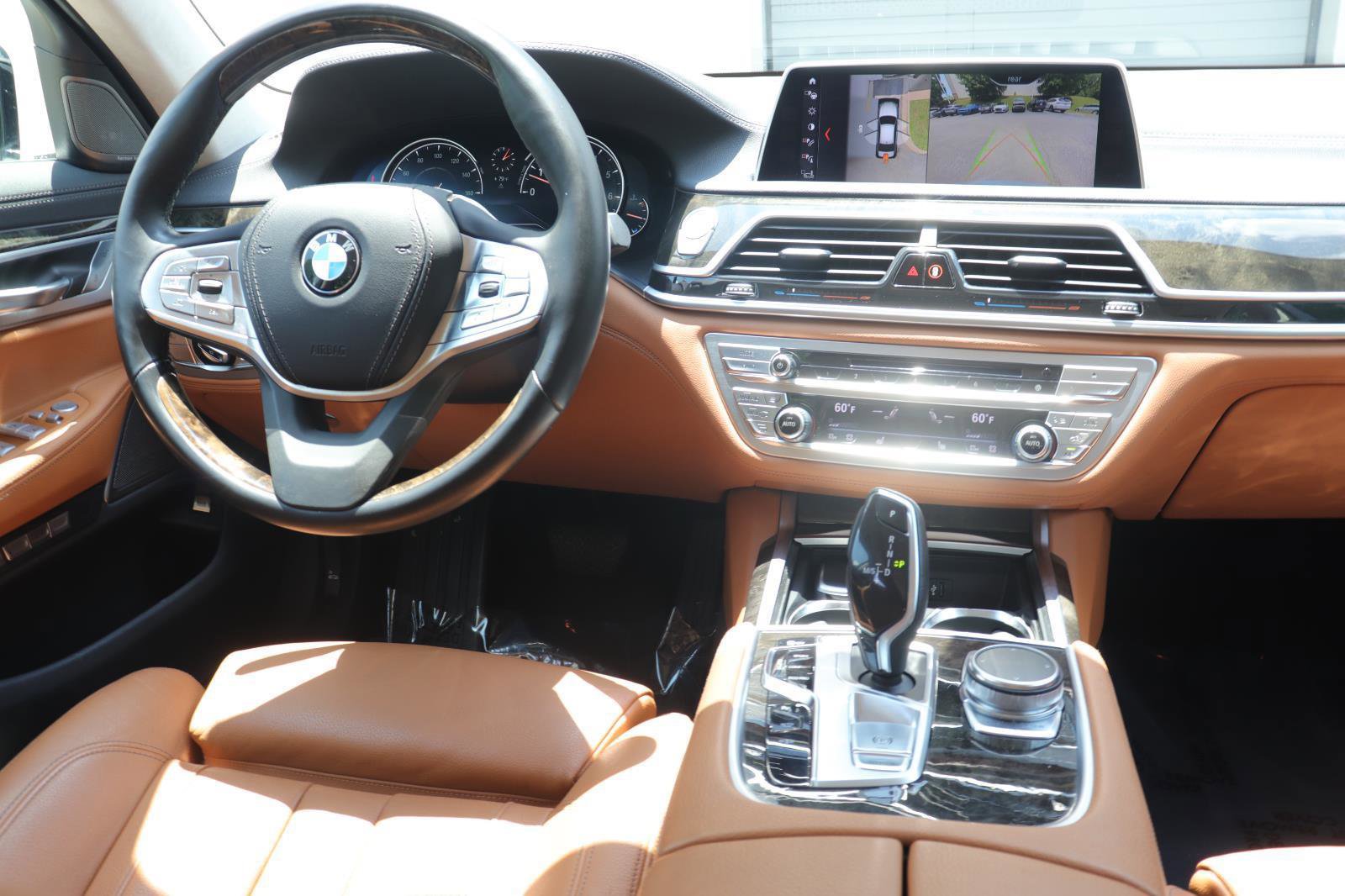 Used 2018 BMW 750i RWD image 24