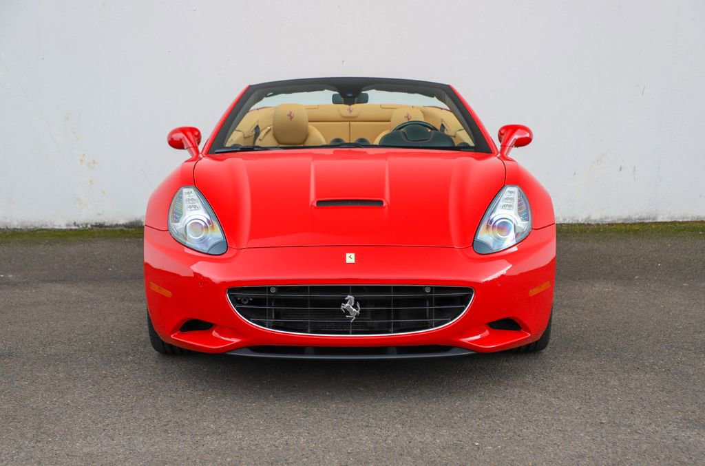 Used 2010 Ferrari California image 8