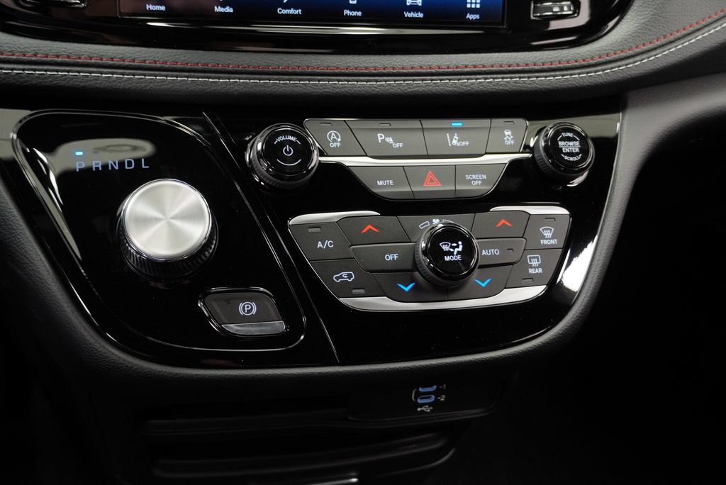 New 2027 Chrysler Pacifica Select AWD/4WD image 26