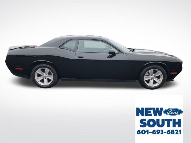 Used 2023 Dodge Challenger SXT image 6