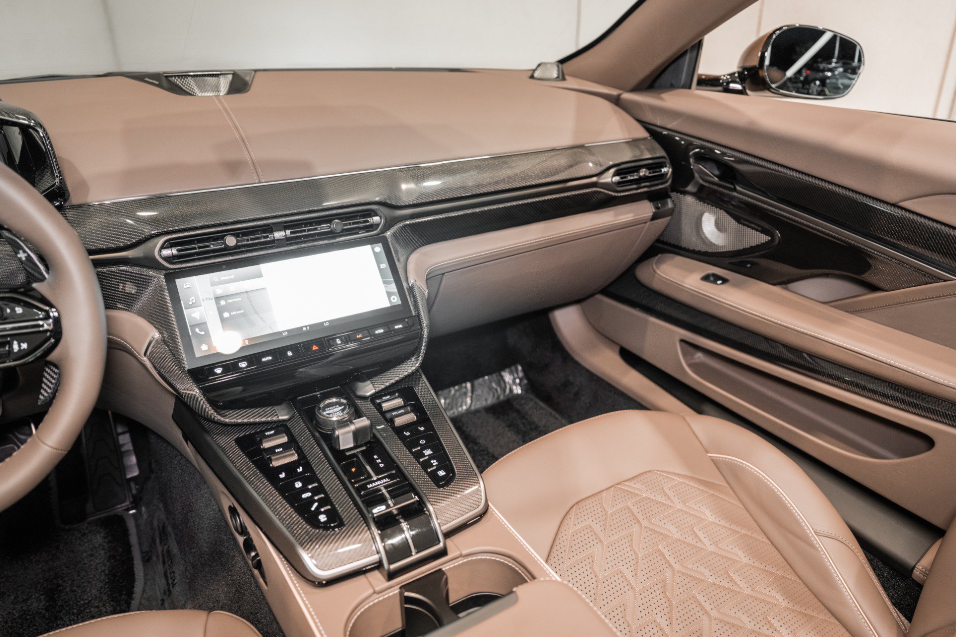 New 2026 Aston Martin Vanquish Convertible RWD image 19