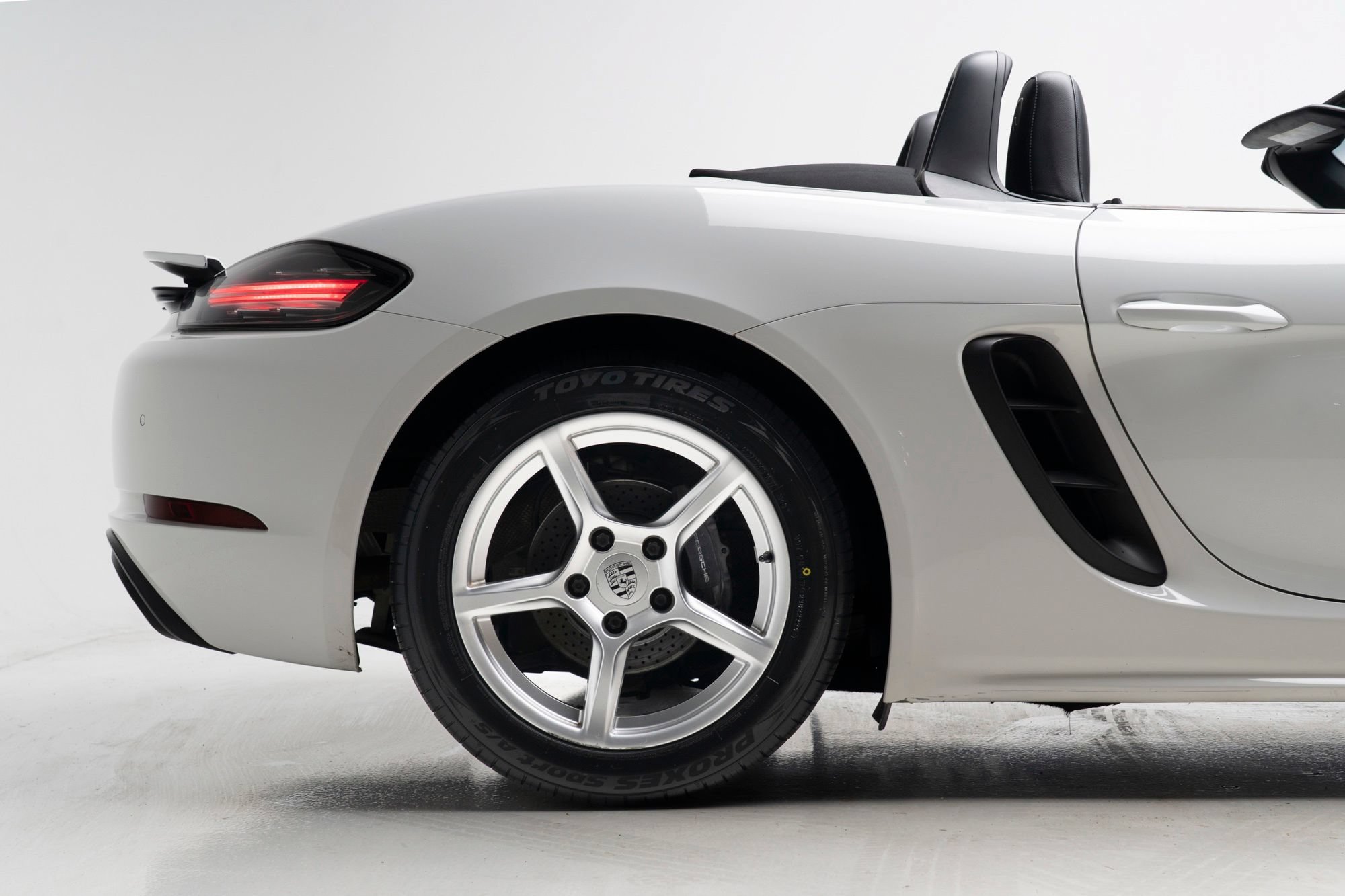 Used 2022 Porsche 718 Boxster RWD image 43