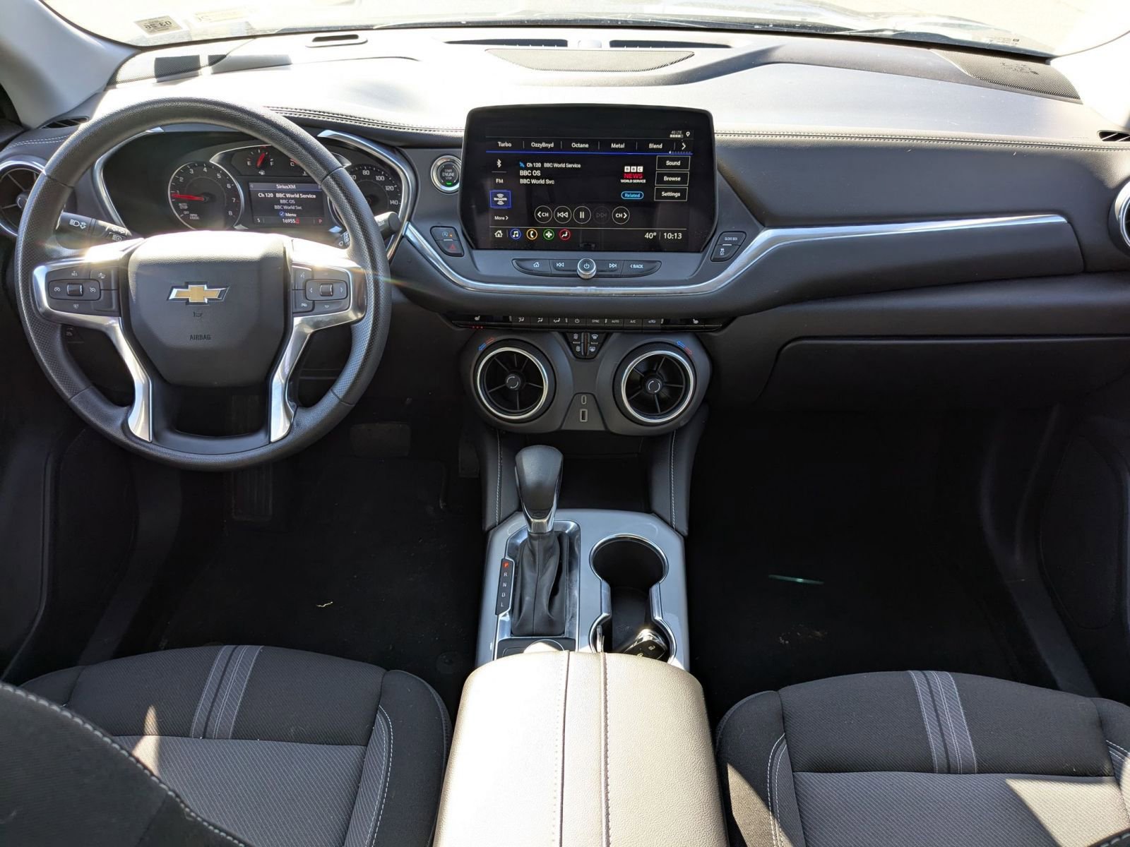 Used 2025 Chevrolet Blazer LT FWD image 17