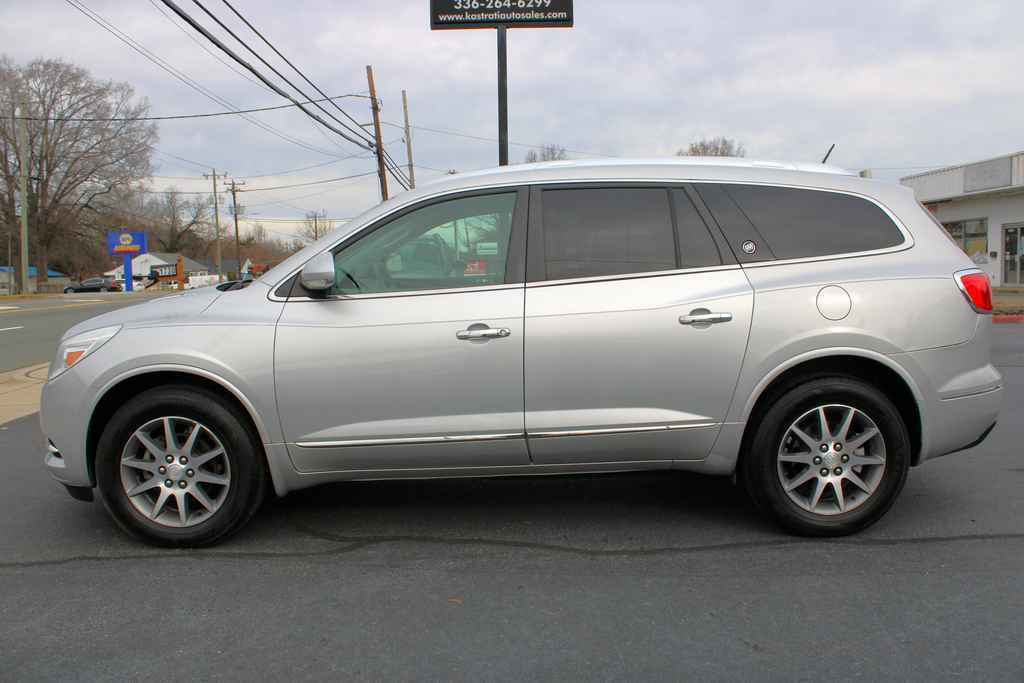 Used 2017 Buick Enclave Convenience image 2
