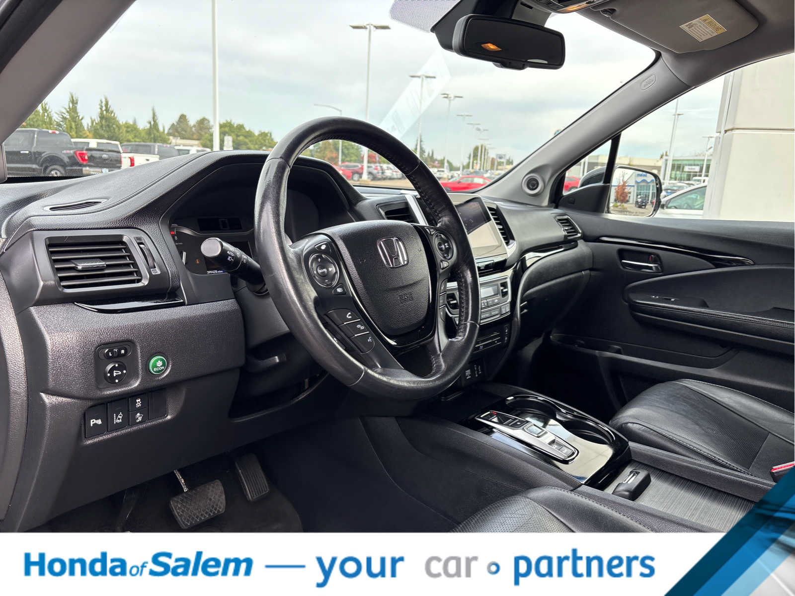 Used 2017 Honda Pilot Elite image 2