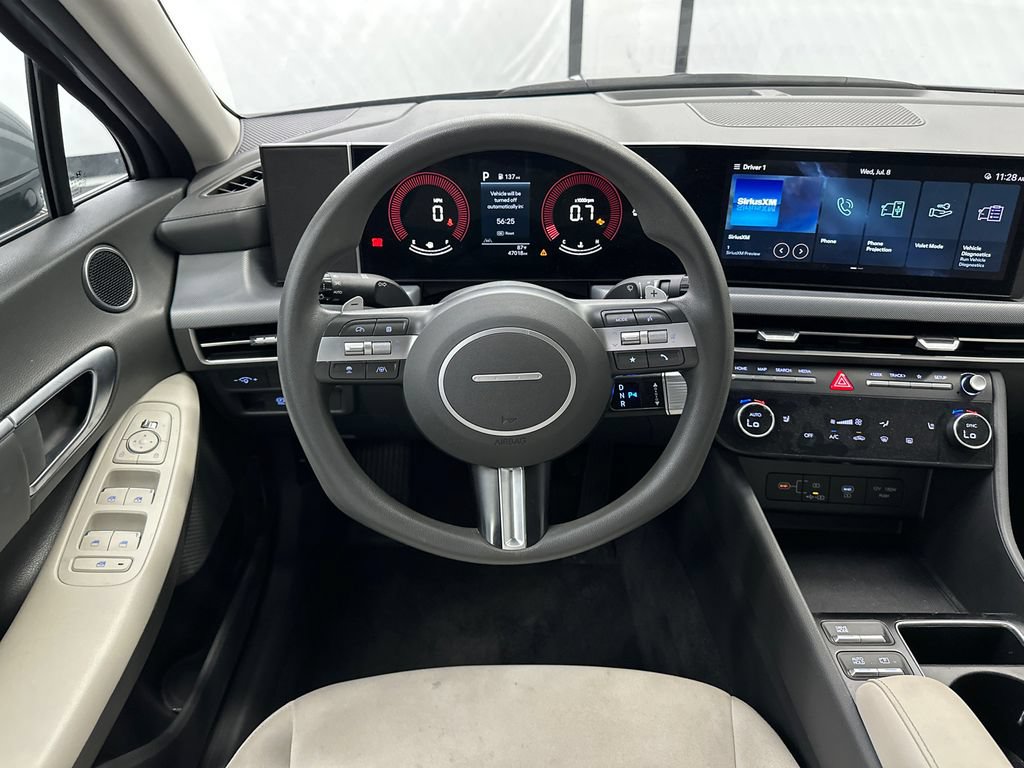 Used 2025 Hyundai Sonata SEL FWD image 17