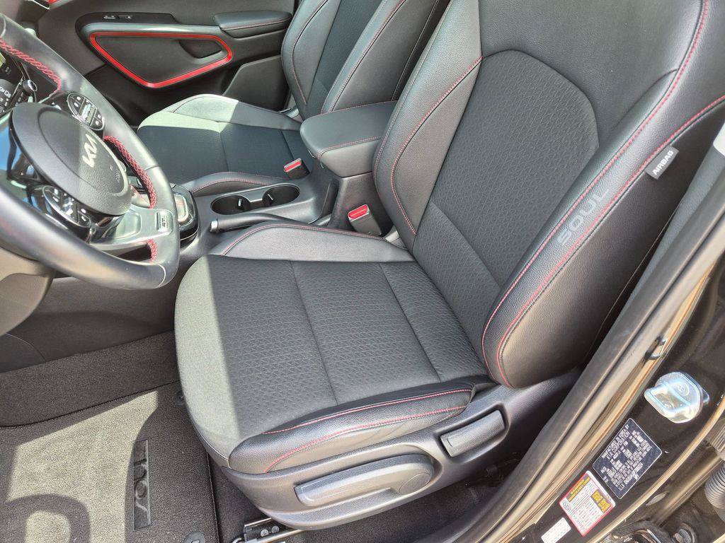 Certified 2023 Kia Soul GT-Line FWD image 23