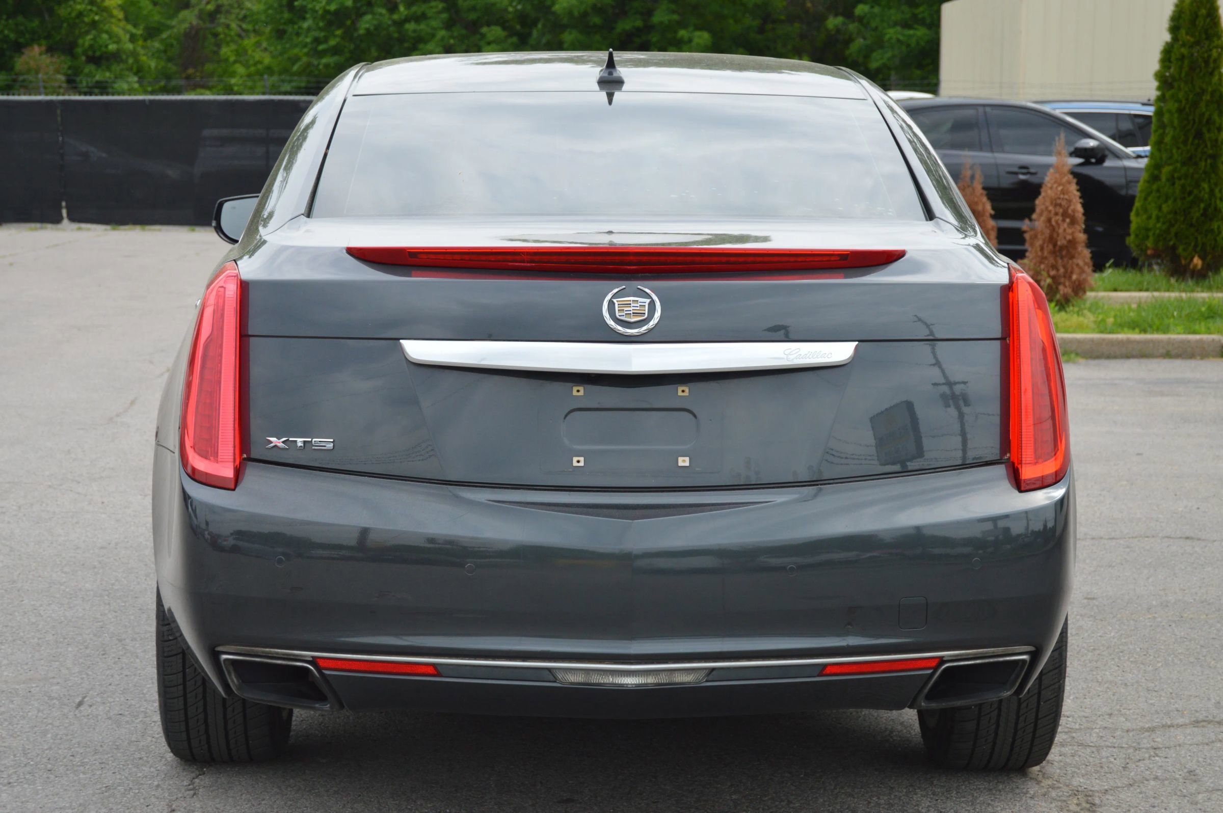 Used 2013 Cadillac XTS Luxury w/ Driver Awareness Package FWD image 5
