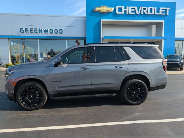 Used 2022 Chevrolet Tahoe RST w/ Luxury Package AWD/4WD image 2