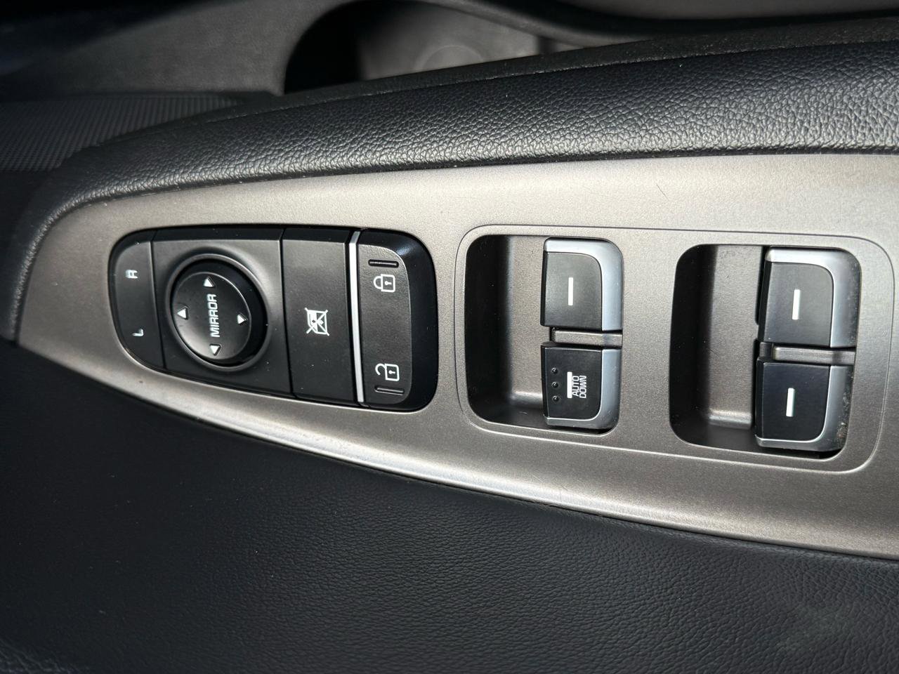 Used 2019 Kia Optima LX FWD image 12