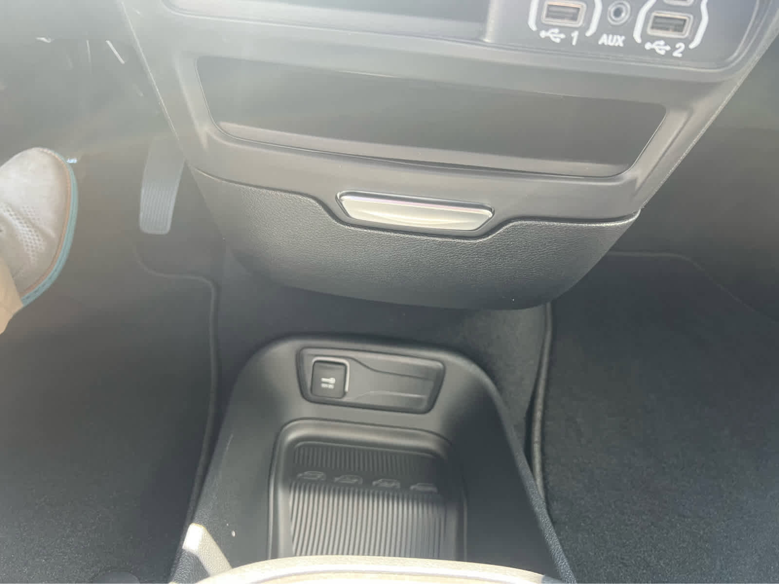 New 2025 Chrysler Voyager LX image 19