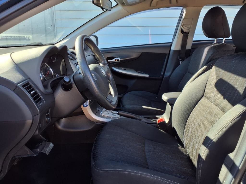 Used 2013 Toyota Corolla S image 8