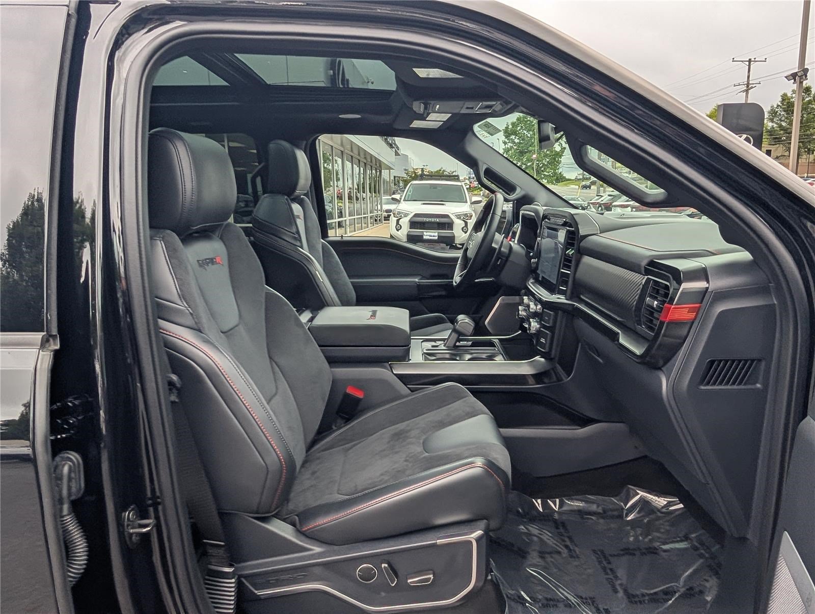 Used 2023 Ford F150 Raptor w/ Equipment Group 802A Raptor R AWD/4WD image 11