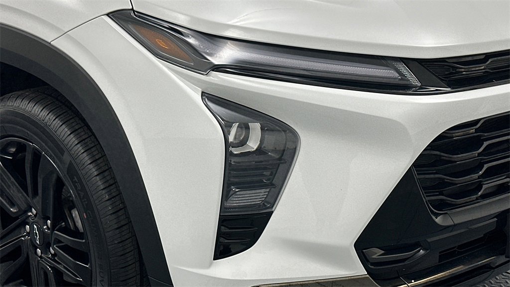 Used 2024 Chevrolet Trax ACTIV w/ Driver Confidence Package image 26