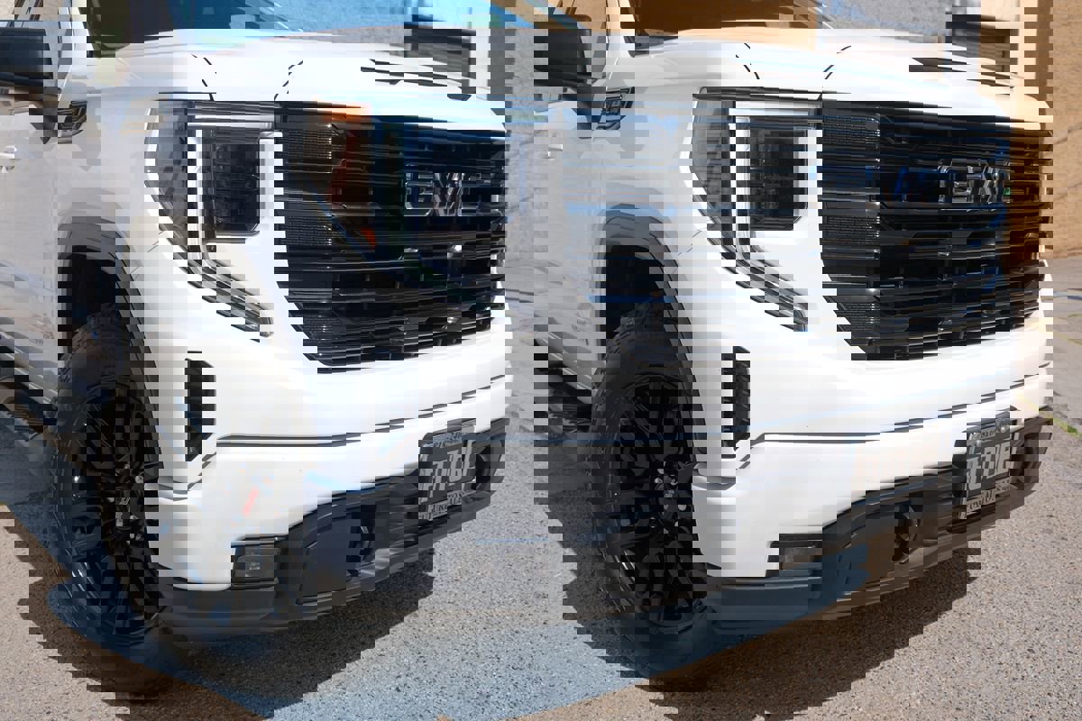 Used 2023 GMC Sierra 1500 Elevation image 7