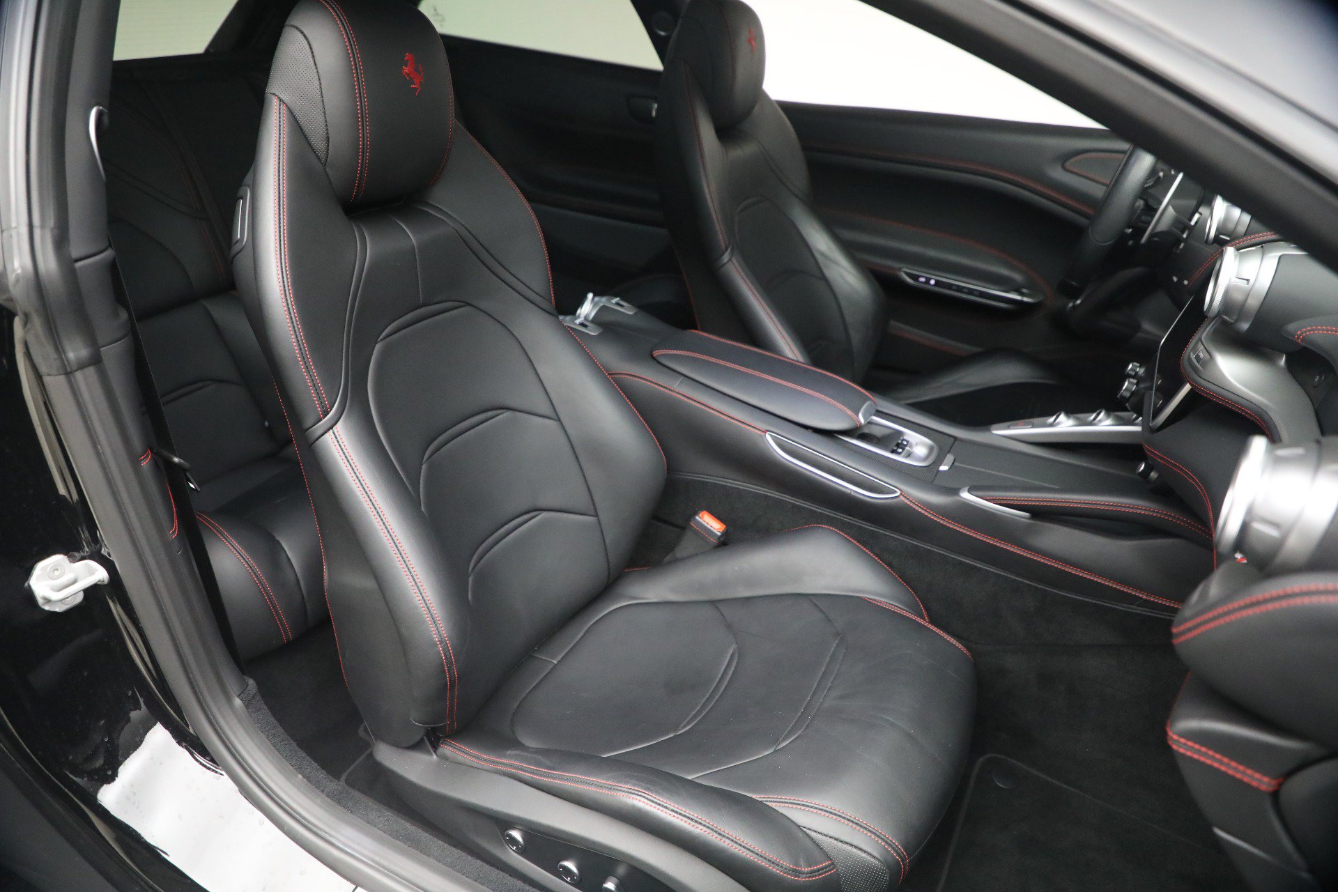 Certified 2018 Ferrari GTC4Lusso AWD/4WD image 20