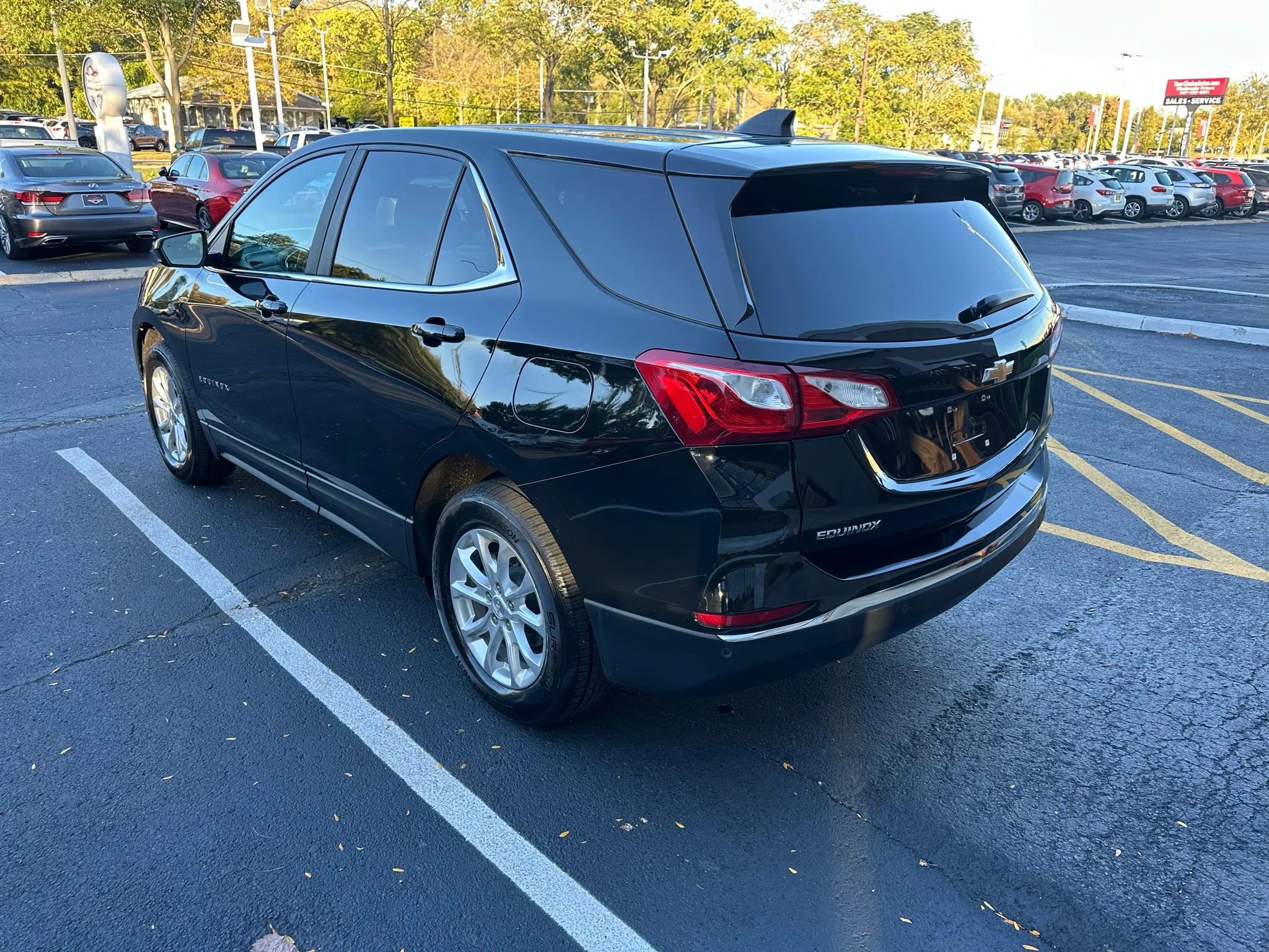 Used 2021 Chevrolet Equinox LT w/ Driver Convenience Package image 5