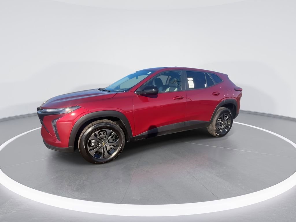 Used 2025 Chevrolet Trax LS image 5
