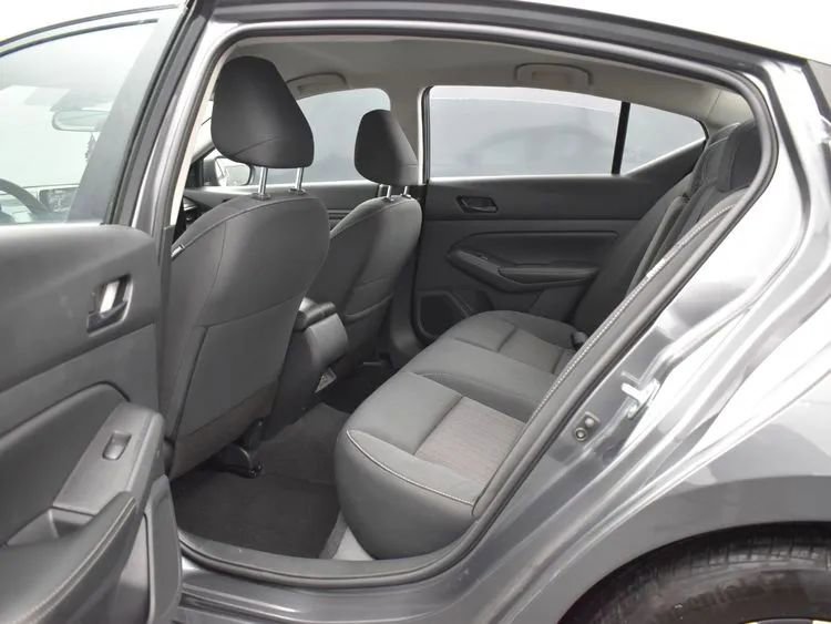 Used 2025 Nissan Altima 2.5 SV image 15