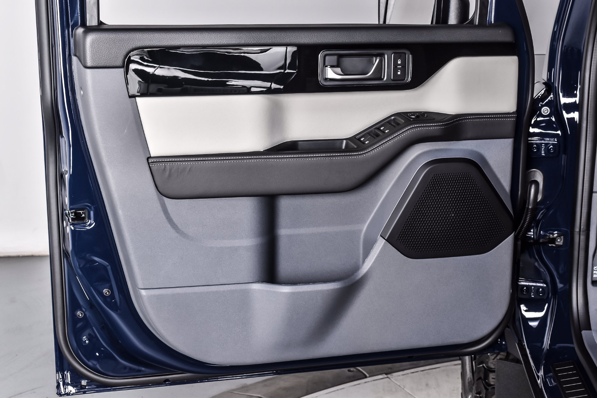 New 2026 INEOS Grenadier Station Wagon AWD/4WD image 13