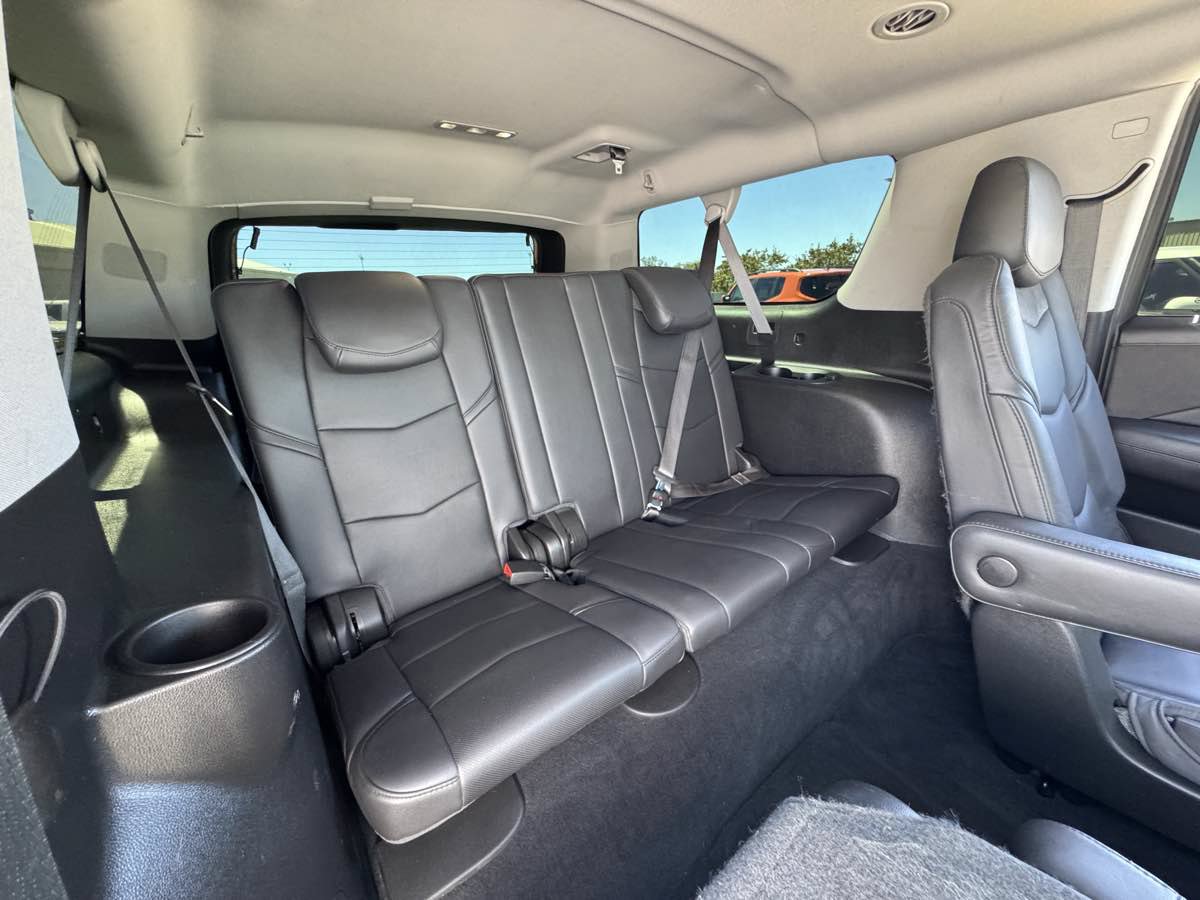 Used 2018 Cadillac Escalade ESV Premium Luxury AWD/4WD image 19