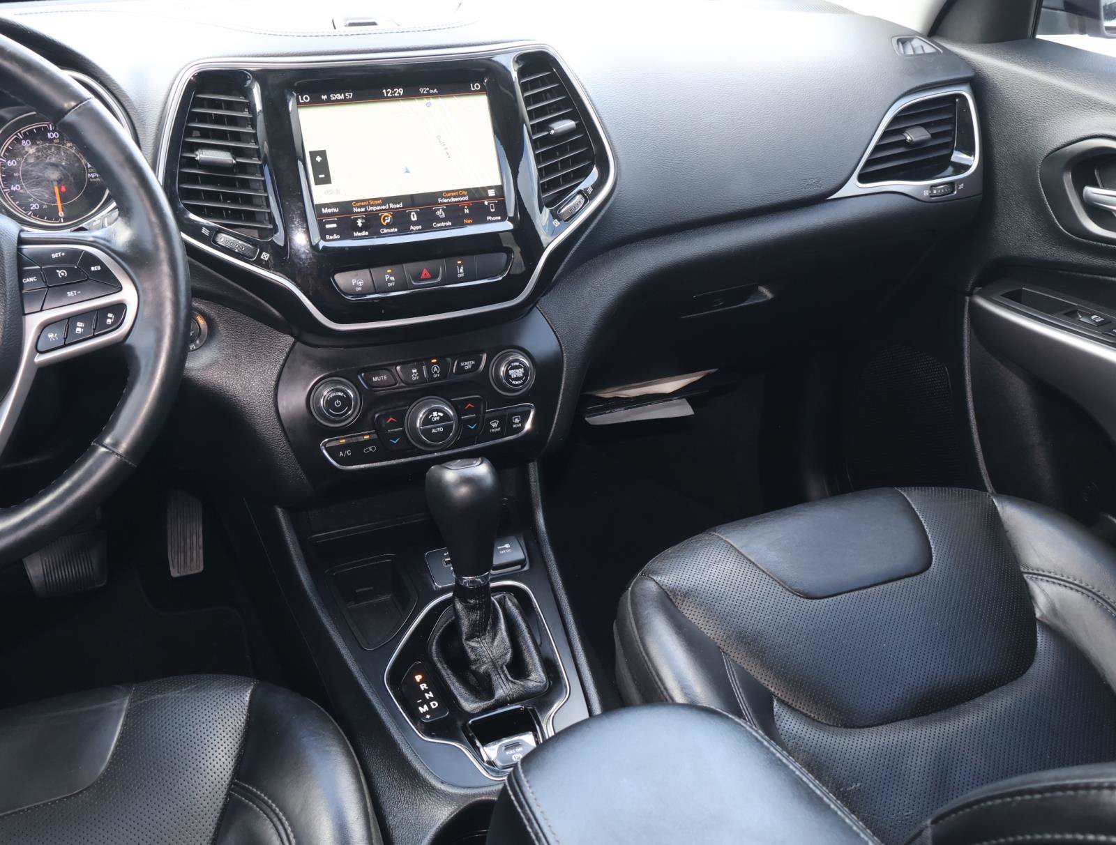 Used 2019 Jeep Cherokee Limited w/ Technology Group FWD image 12