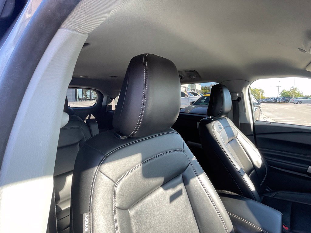 Used 2022 Ford Explorer XLT w/ Equipment Group 202A RWD image 29