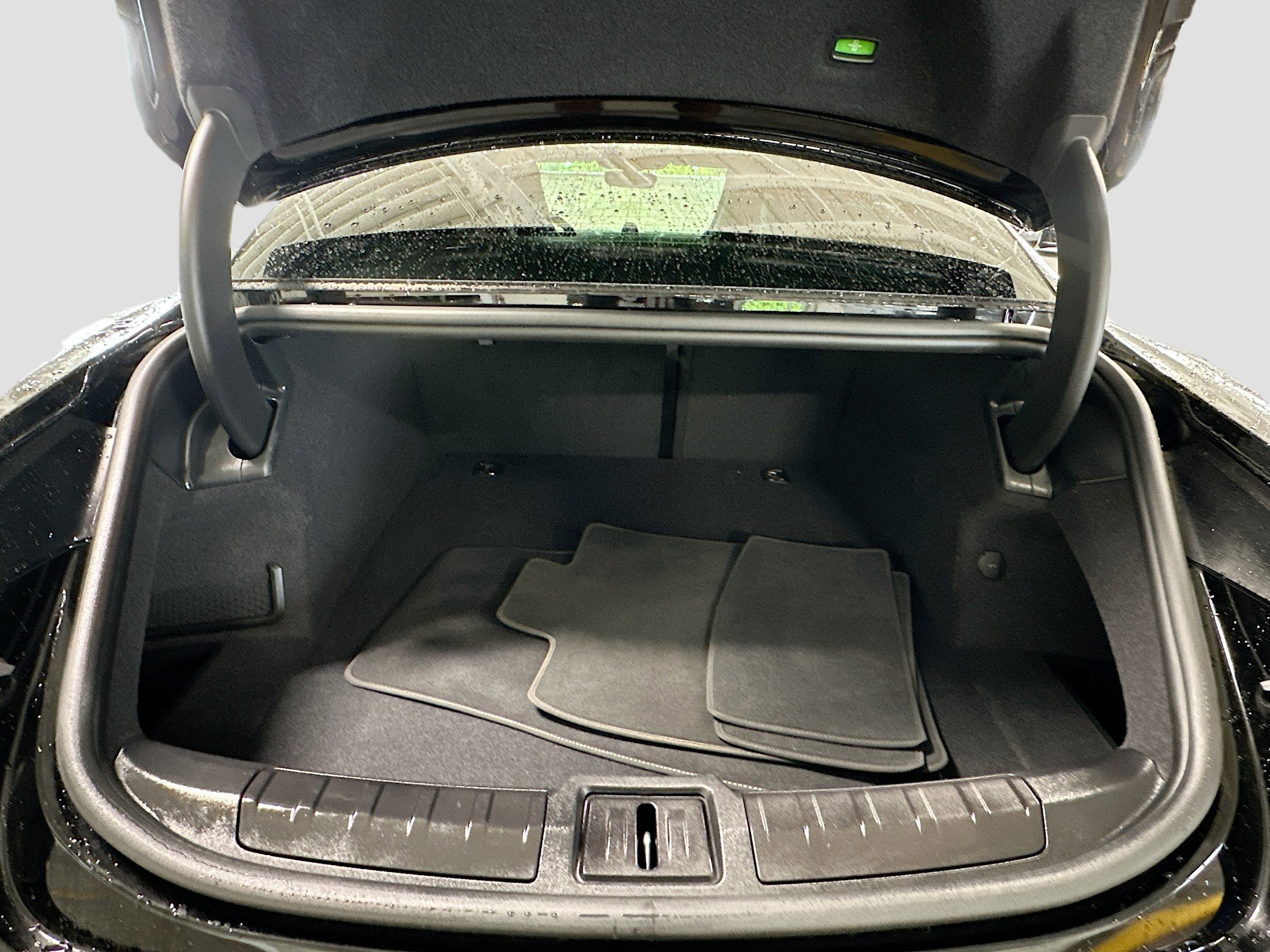 Used 2023 Porsche Taycan w/ Premium Package image 26