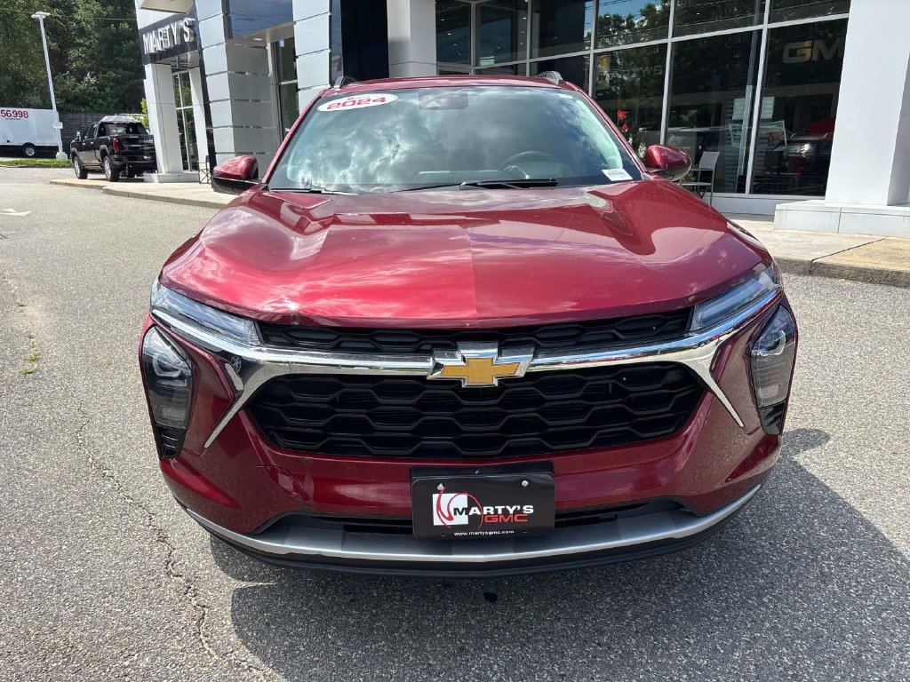 Used 2024 Chevrolet Trax LT w/ Driver Confidence Package FWD image 9