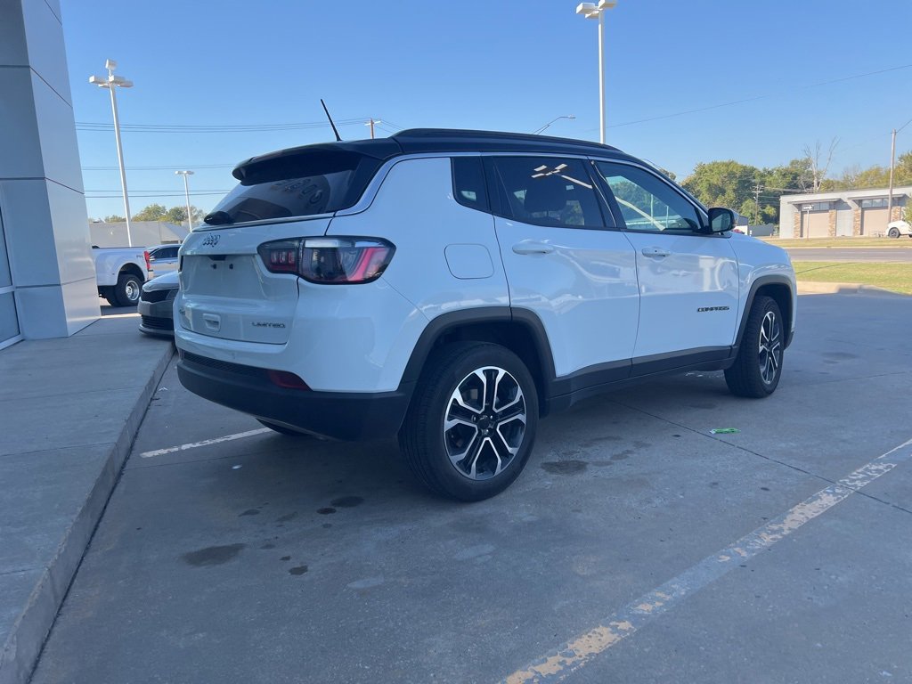 Used 2024 Jeep Compass Limited image 3