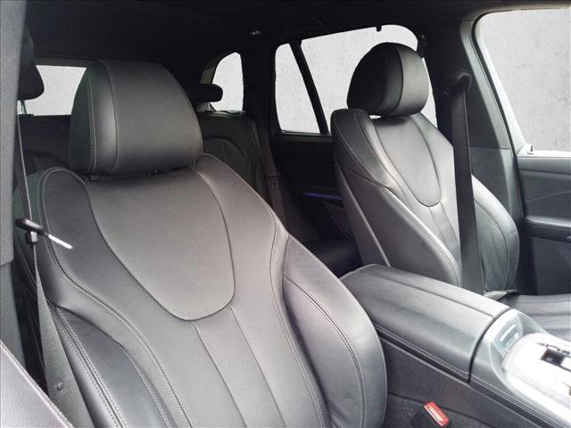 Used 2022 BMW X5 xDrive40i w/ M Sport Package AWD/4WD image 16