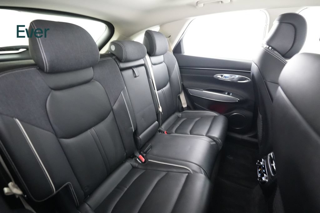 Used 2023 Genesis Electrified GV70 AWD/4WD image 5
