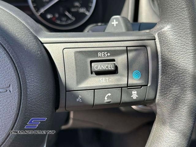 Used 2024 Nissan Rogue SV image 23