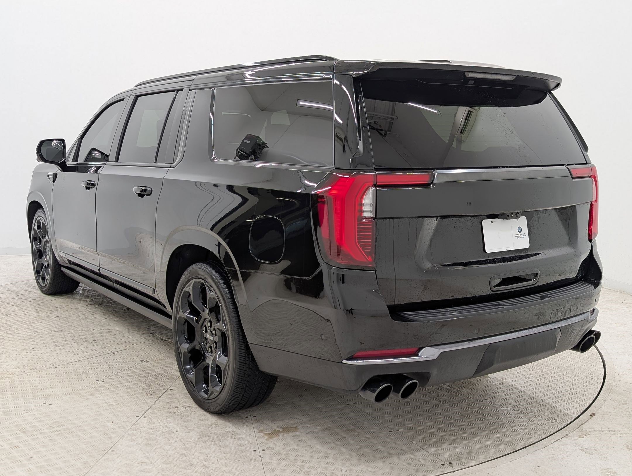 Used 2025 GMC Yukon XL Denali Ultimate image 3