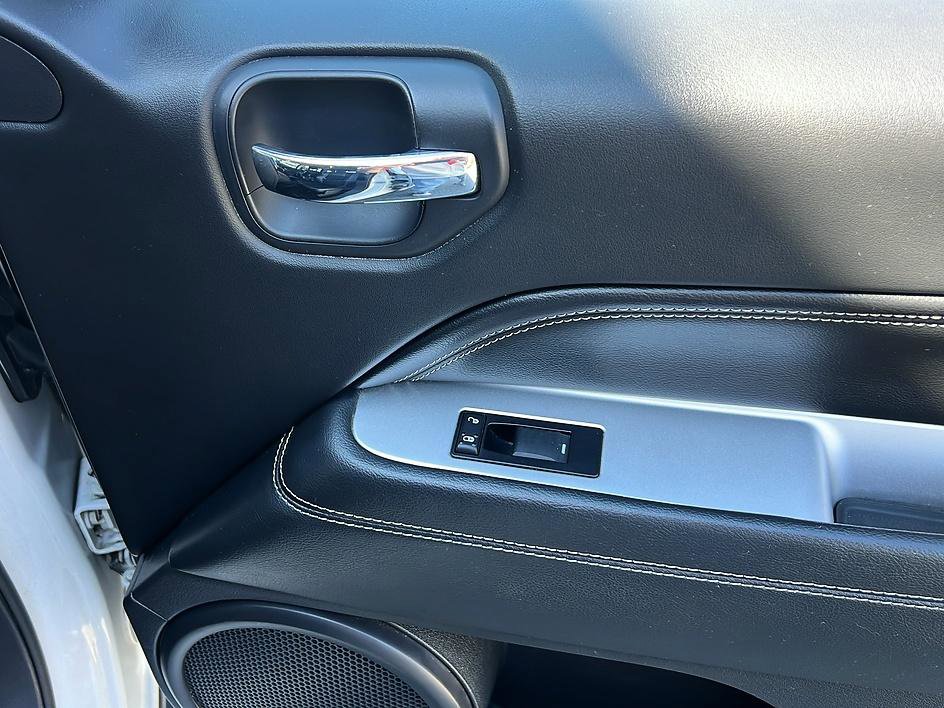 Used 2016 Jeep Compass Latitude image 26