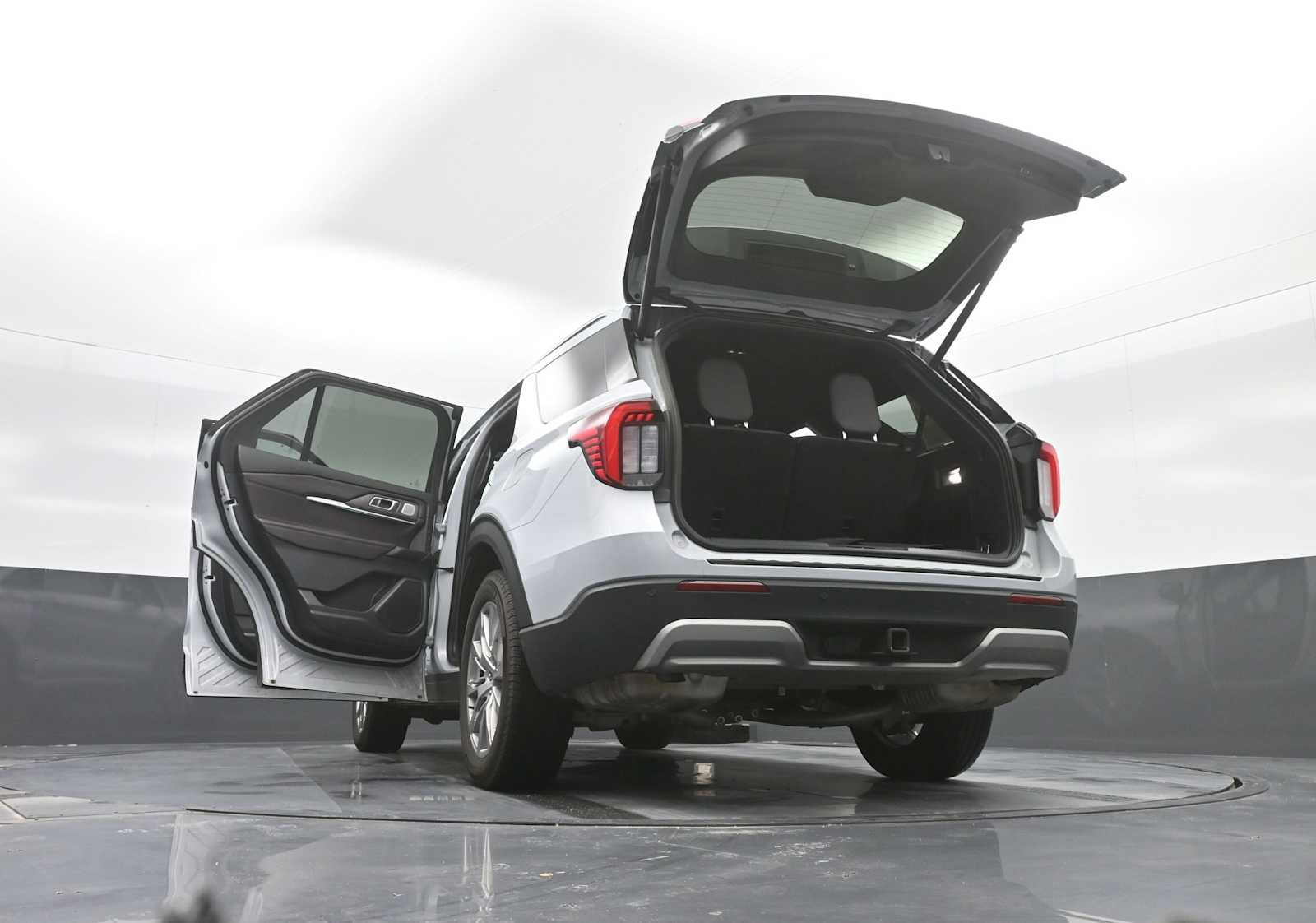 Used 2025 Ford Explorer Platinum image 42