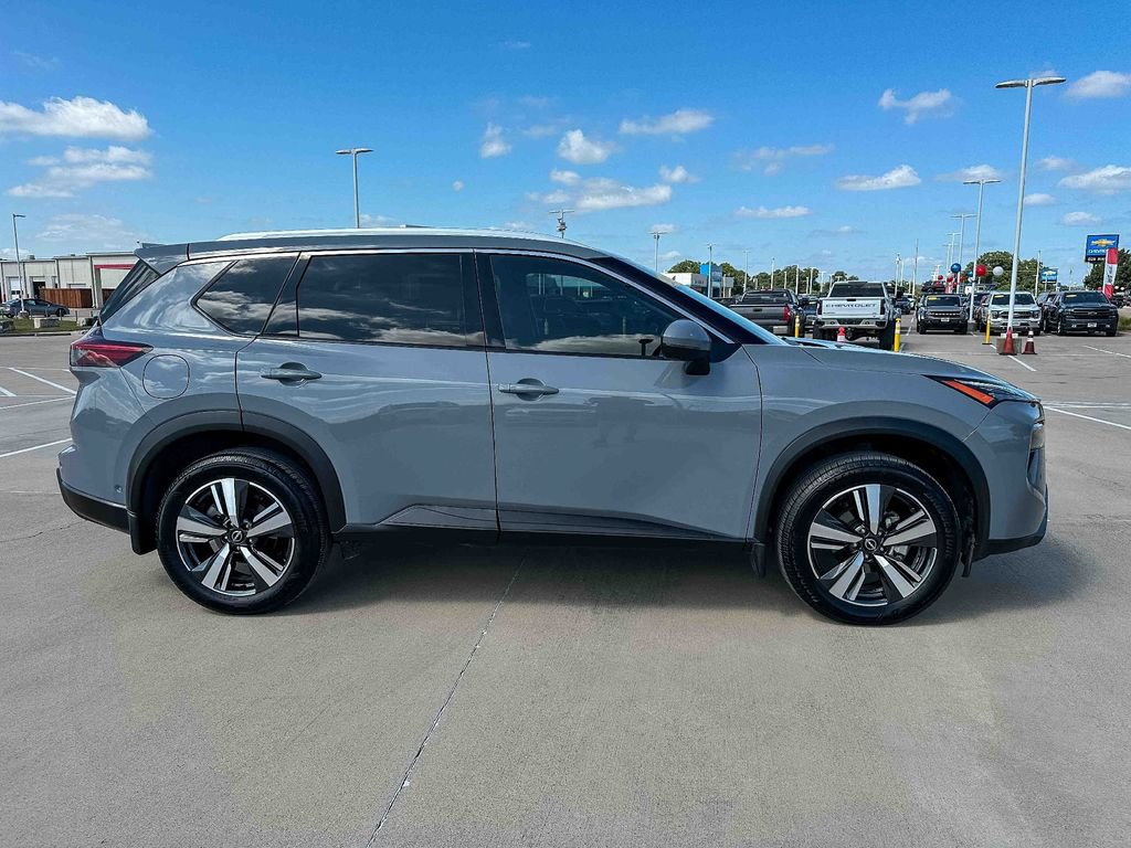 Used 2025 Nissan Rogue SL w/ SL Premium Package AWD/4WD image 2