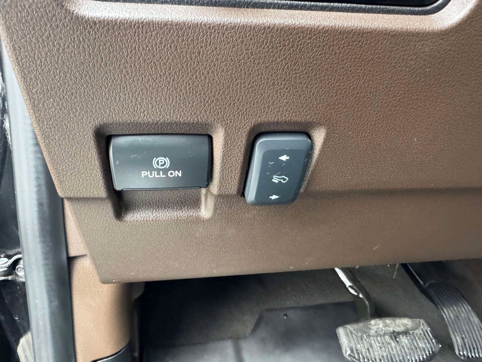 Used 2023 Ford F450 King Ranch w/ Chrome Package image 30