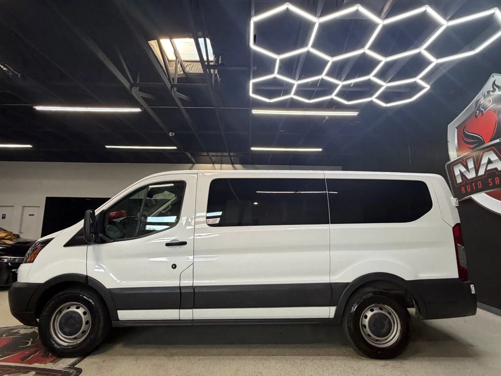 Used 2018 Ford Transit 150 XL RWD image 16