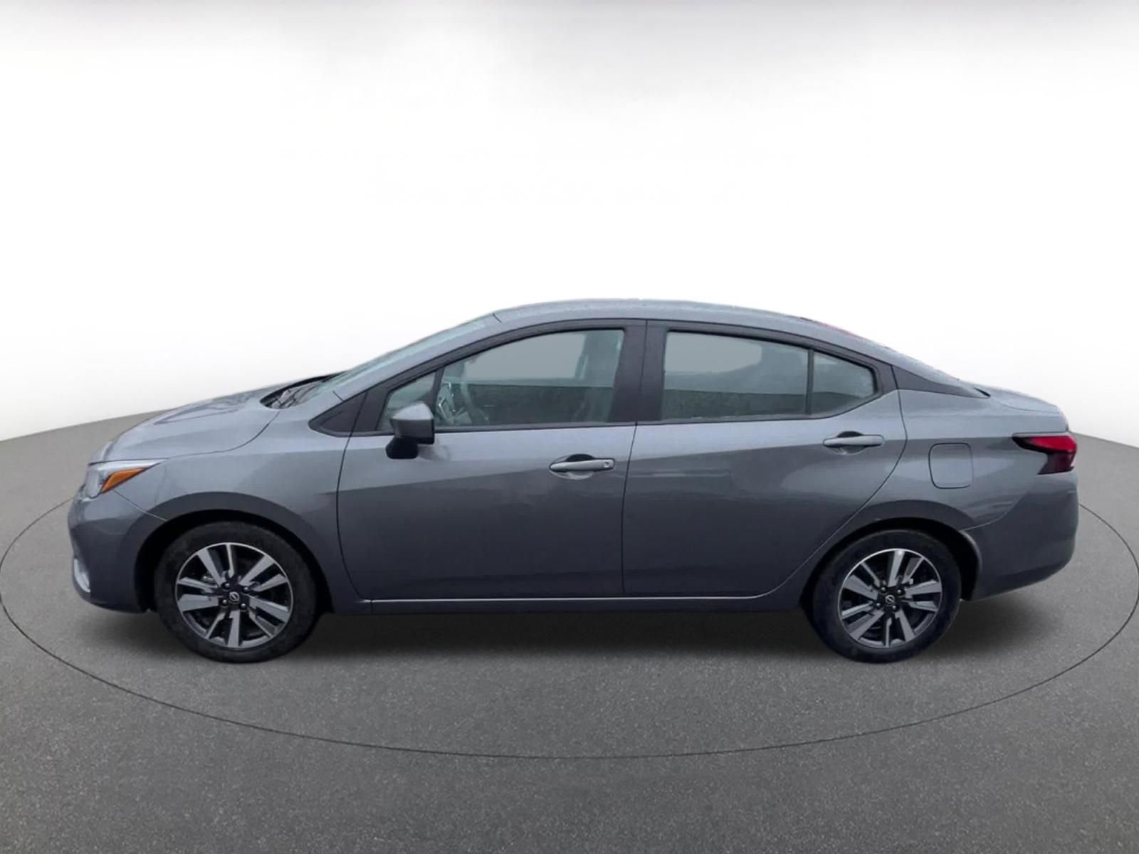 Used 2025 Nissan Versa SV FWD image 8