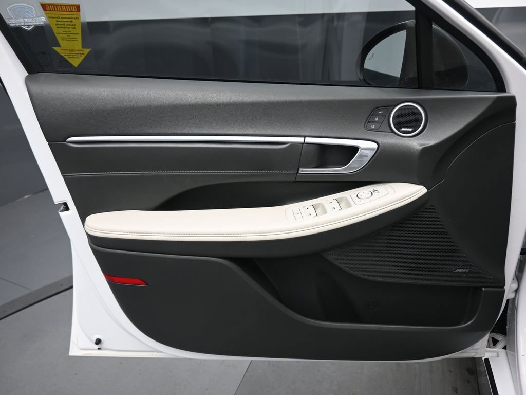 Used 2023 Hyundai Sonata Limited w/ Preferred Accessory Package FWD image 9