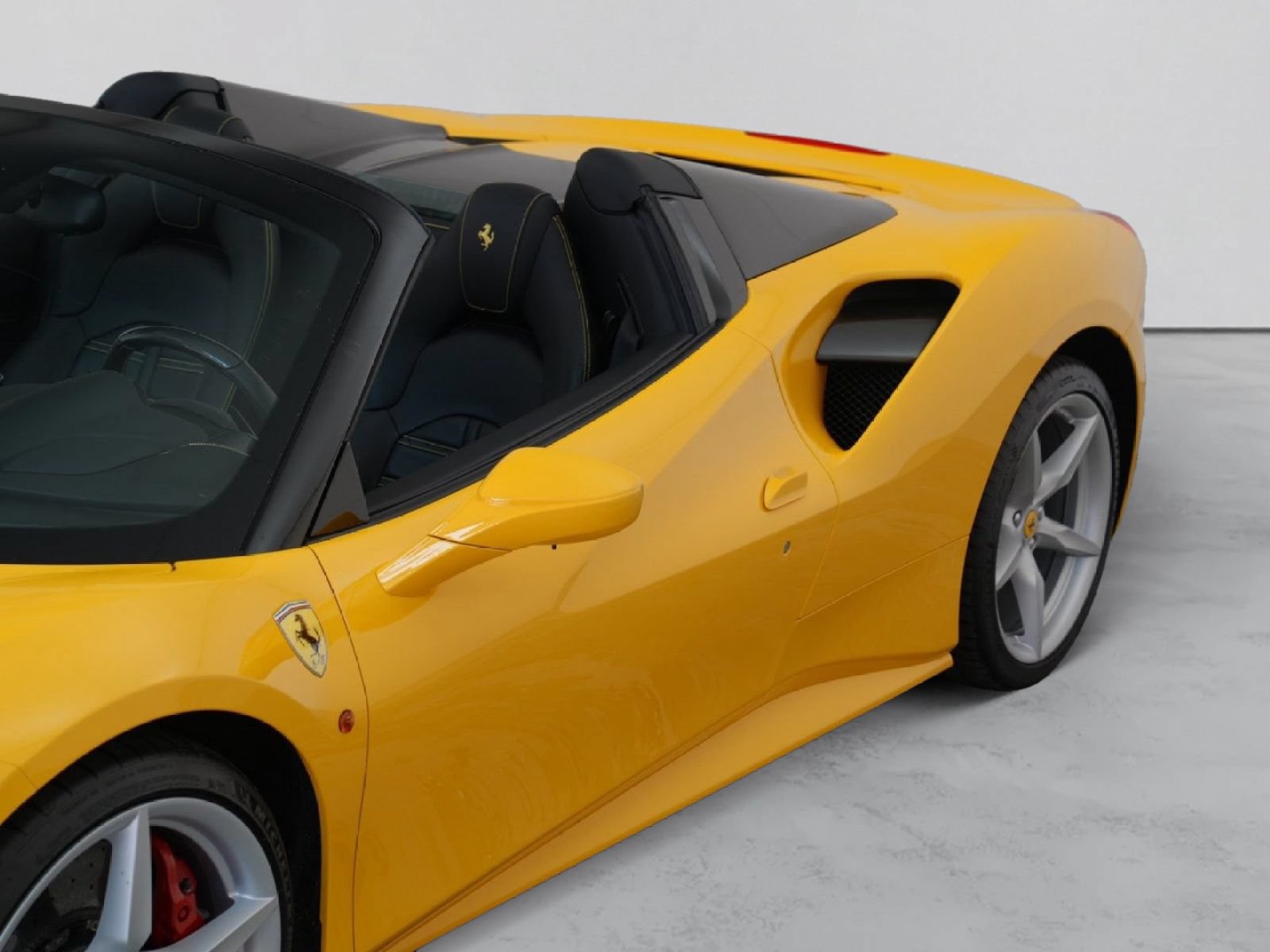 Used 2018 Ferrari 488 Spider RWD image 40