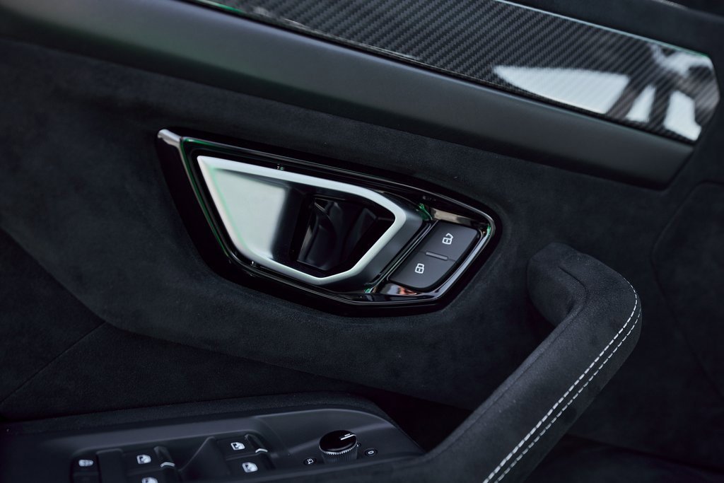 Used 2024 Lamborghini Urus Performante image 37