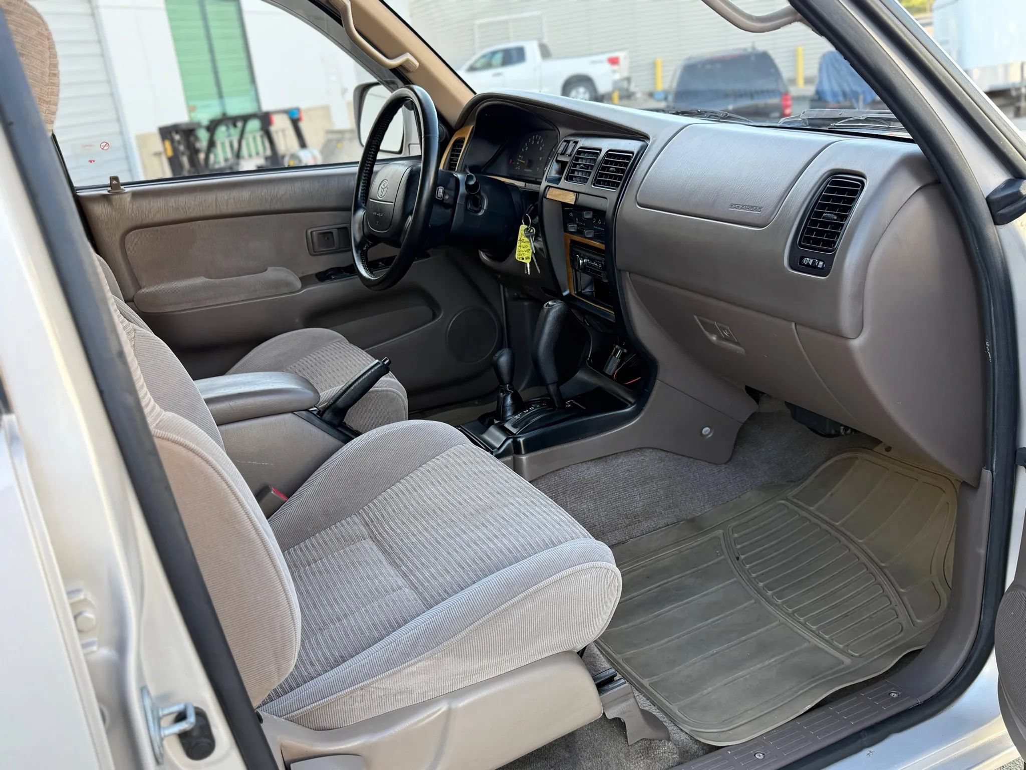 Used 1997 Toyota 4Runner SR5 AWD/4WD image 28