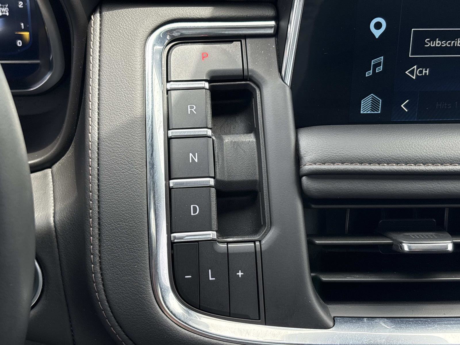 Used 2024 Chevrolet Suburban High Country AWD/4WD image 22