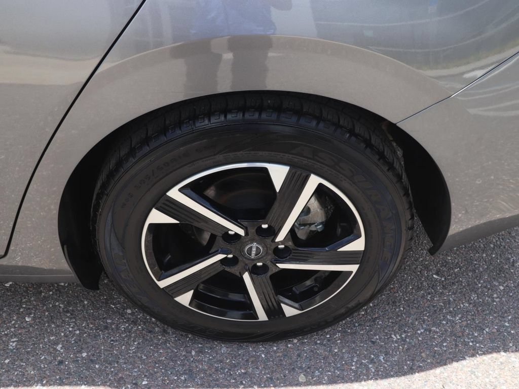 Used 2024 Nissan Sentra SV FWD image 14