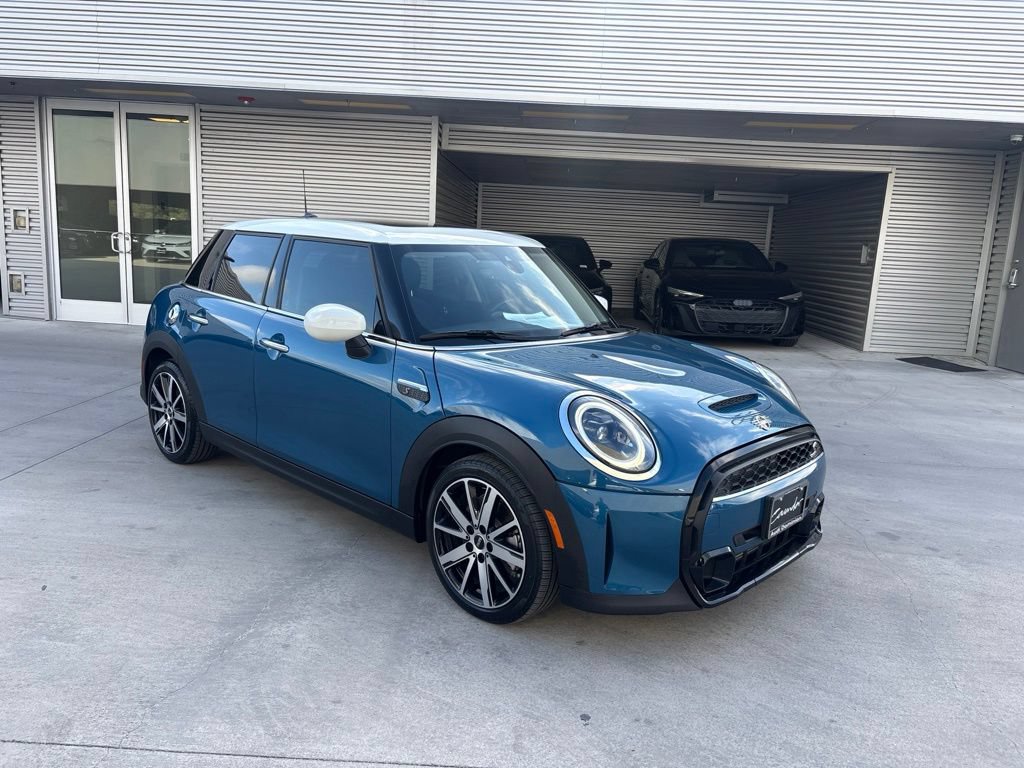 Used 2024 MINI Cooper S w/ Signature Upholstery Package FWD image 3