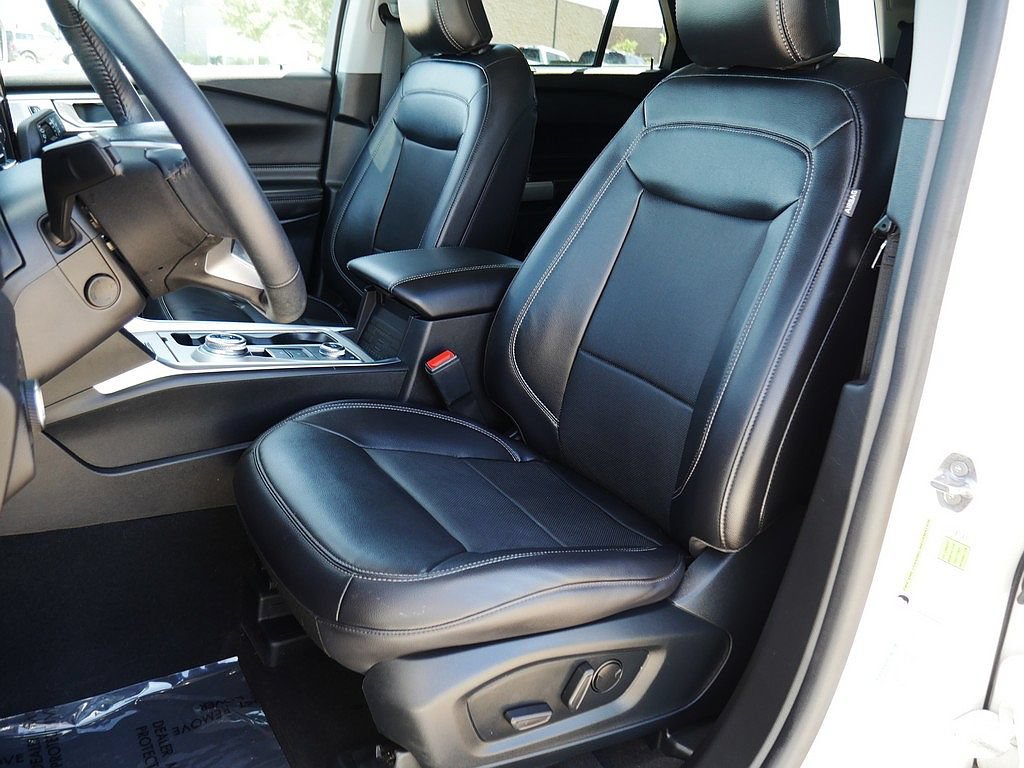 Used 2023 Ford Explorer Limited w/ Limited Technology Package AWD/4WD image 15
