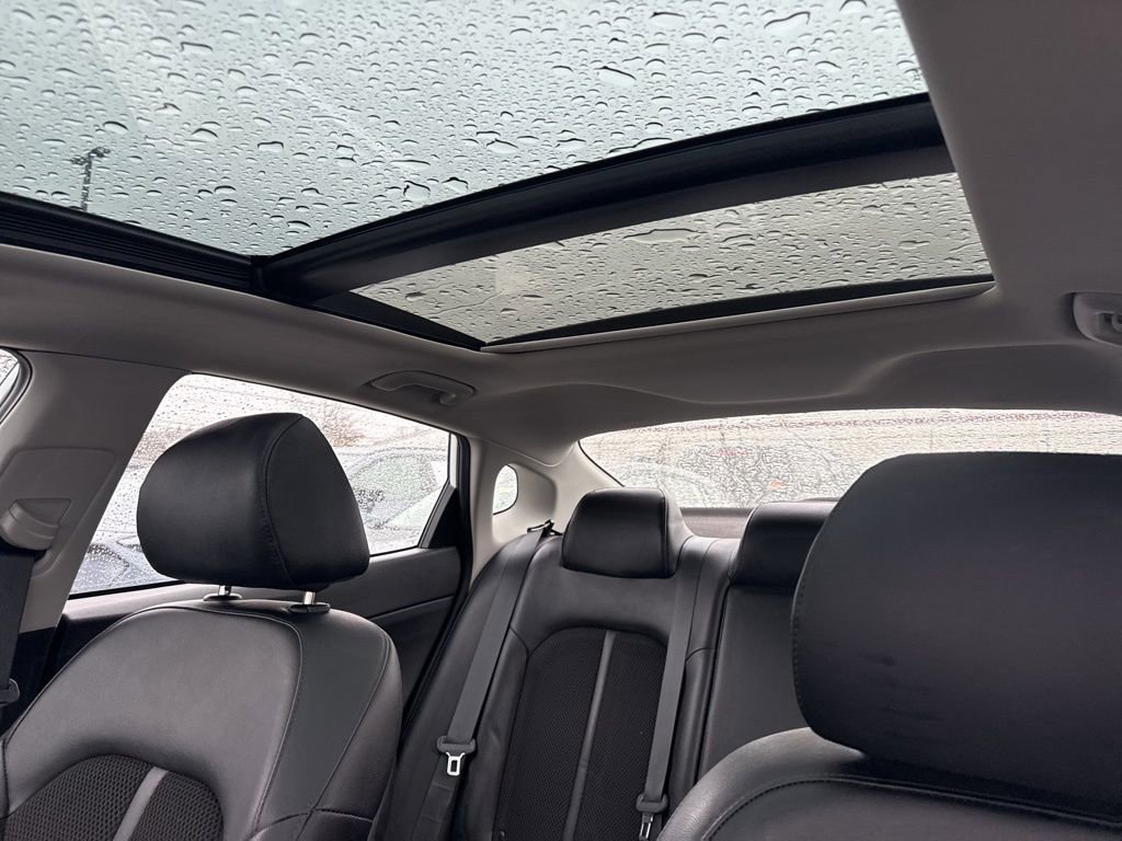 Used 2019 Kia Optima S w/ S Panoramic Sunroof Package image 9